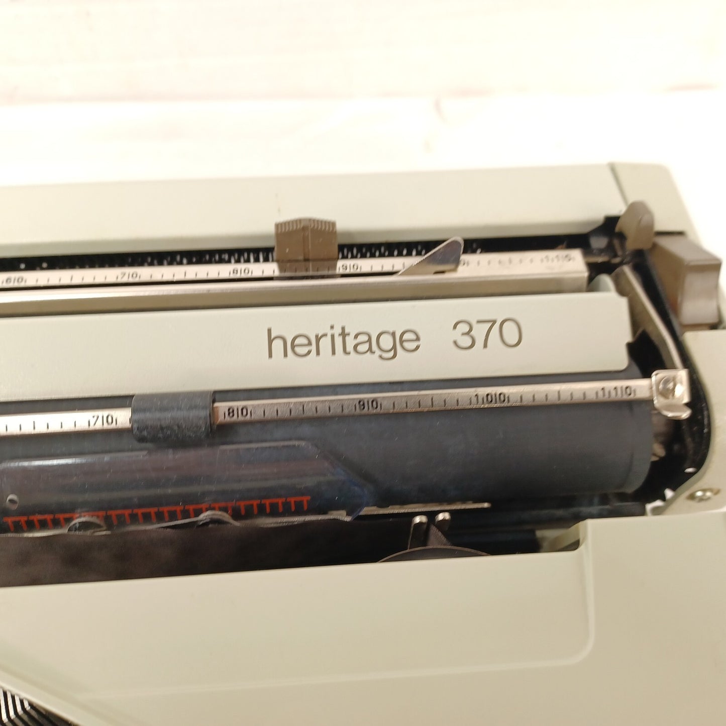 Vintage Heritage 370 Electric Typewriter With Case
