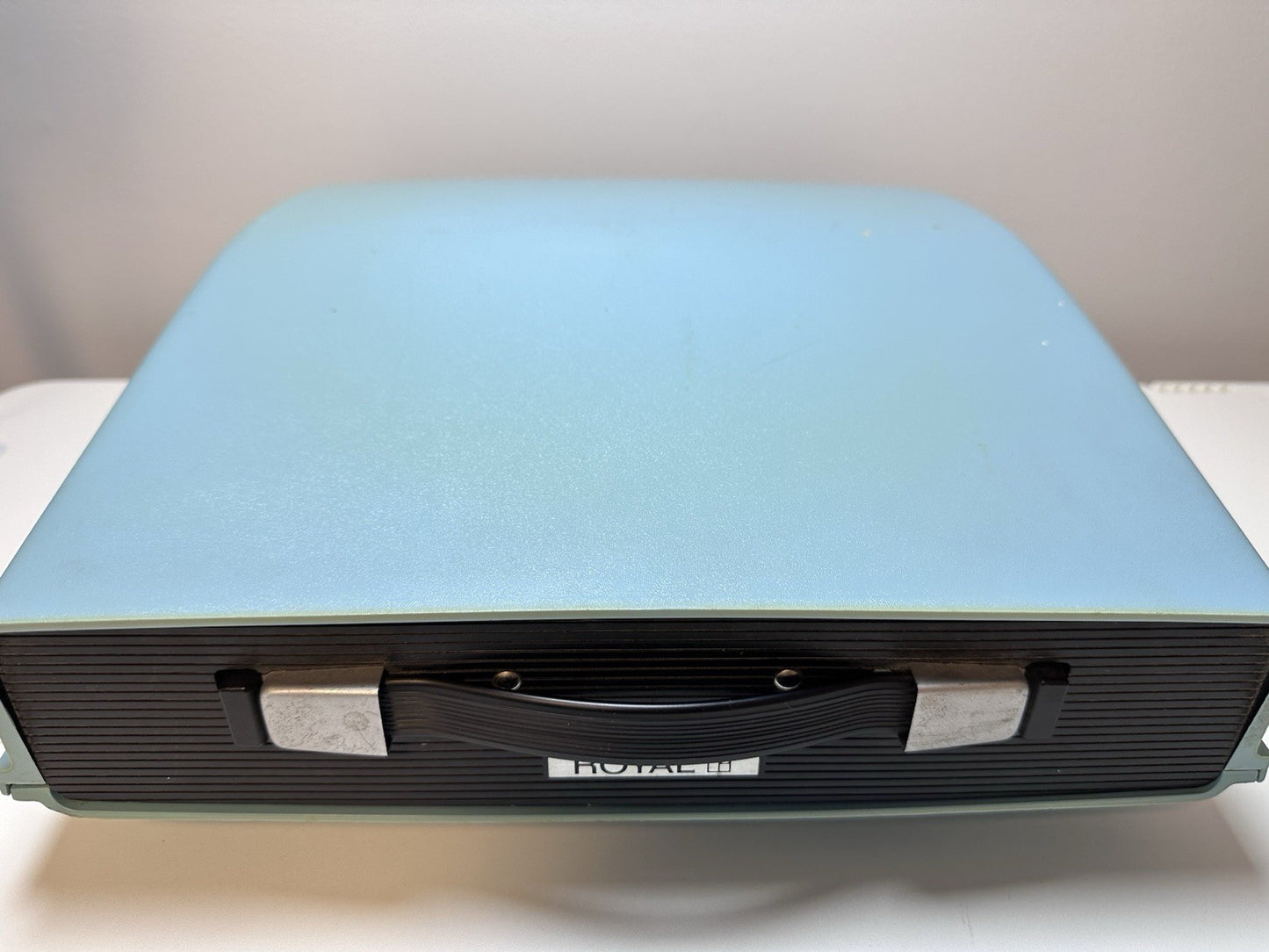 Royal Saturn SP-8000 Electric Typewriter Blue Vintage
