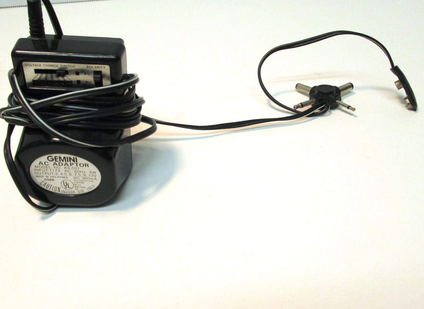 VINTAGE NINTENDO(ES) WITH MARIO 1, 2, AND 3 GAMES 2 CONTROLLERS ALL WORKING !!