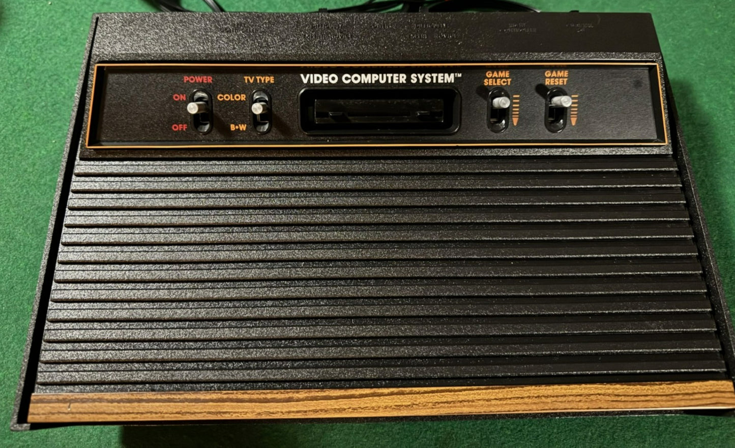 Atari 2600 Vintage 1980 Video Computer System Works on All TV's EXCELLENT!