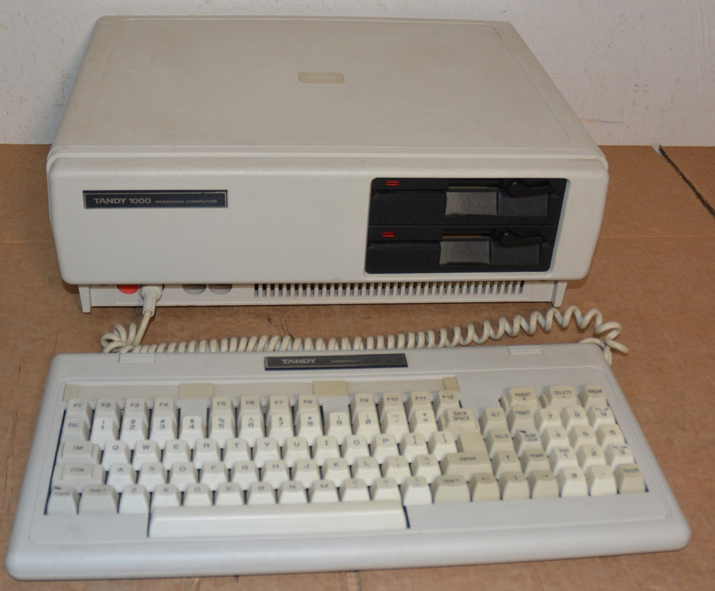 Tandy 1000 Vintage PC Working DOS w/ Keyboard Dual 5.25 Disk Drives