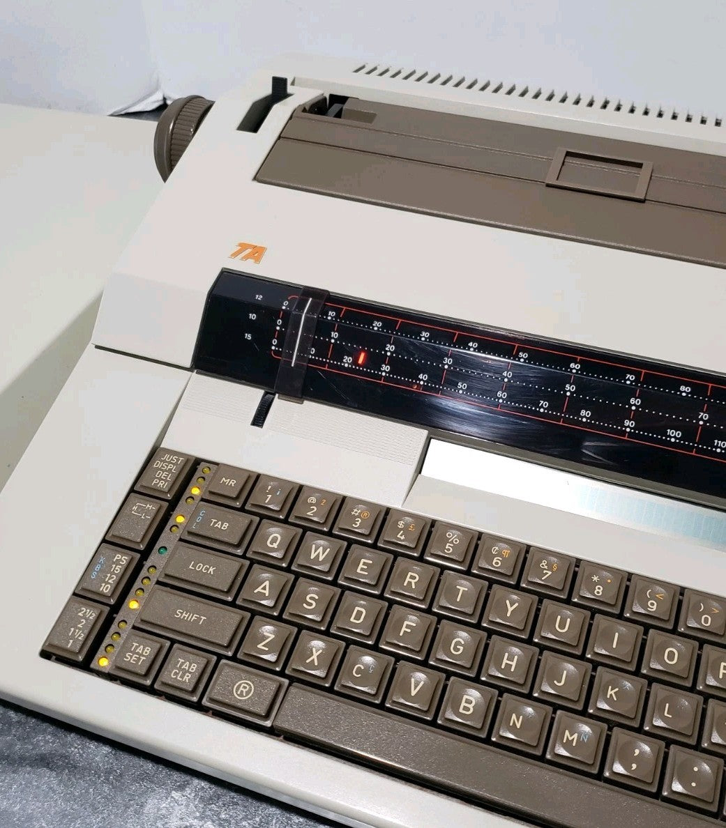 TA Royal 420 Electric Typewriter Vintage Working Office Machine